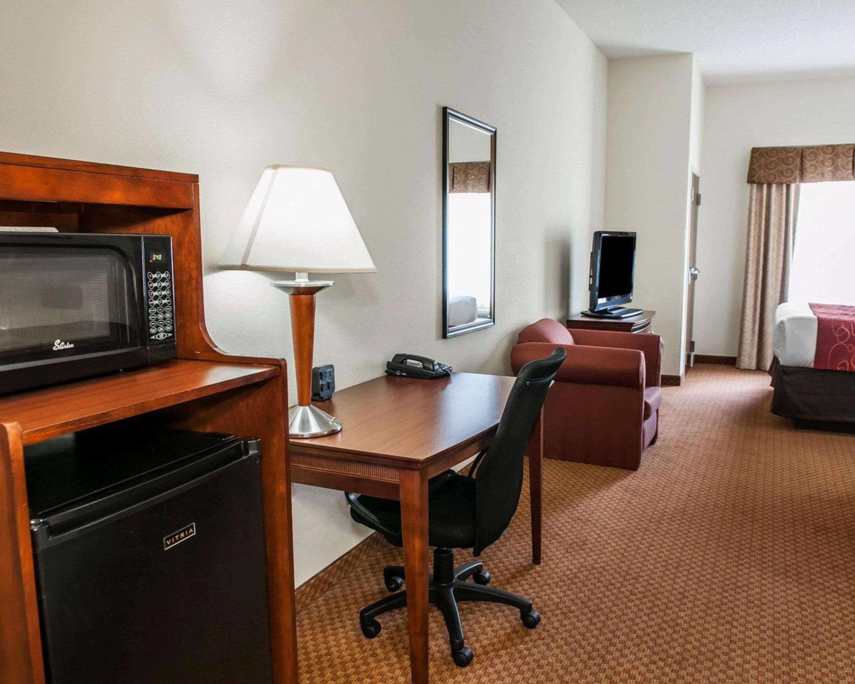 Comfort Suites Near Indianapolis Airport Buitenkant foto