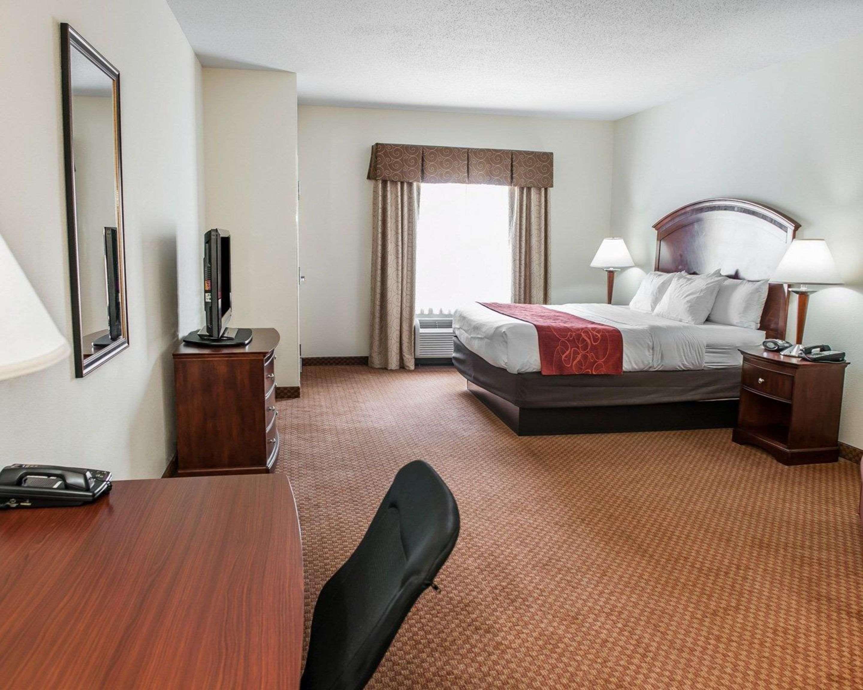 Comfort Suites Near Indianapolis Airport Buitenkant foto