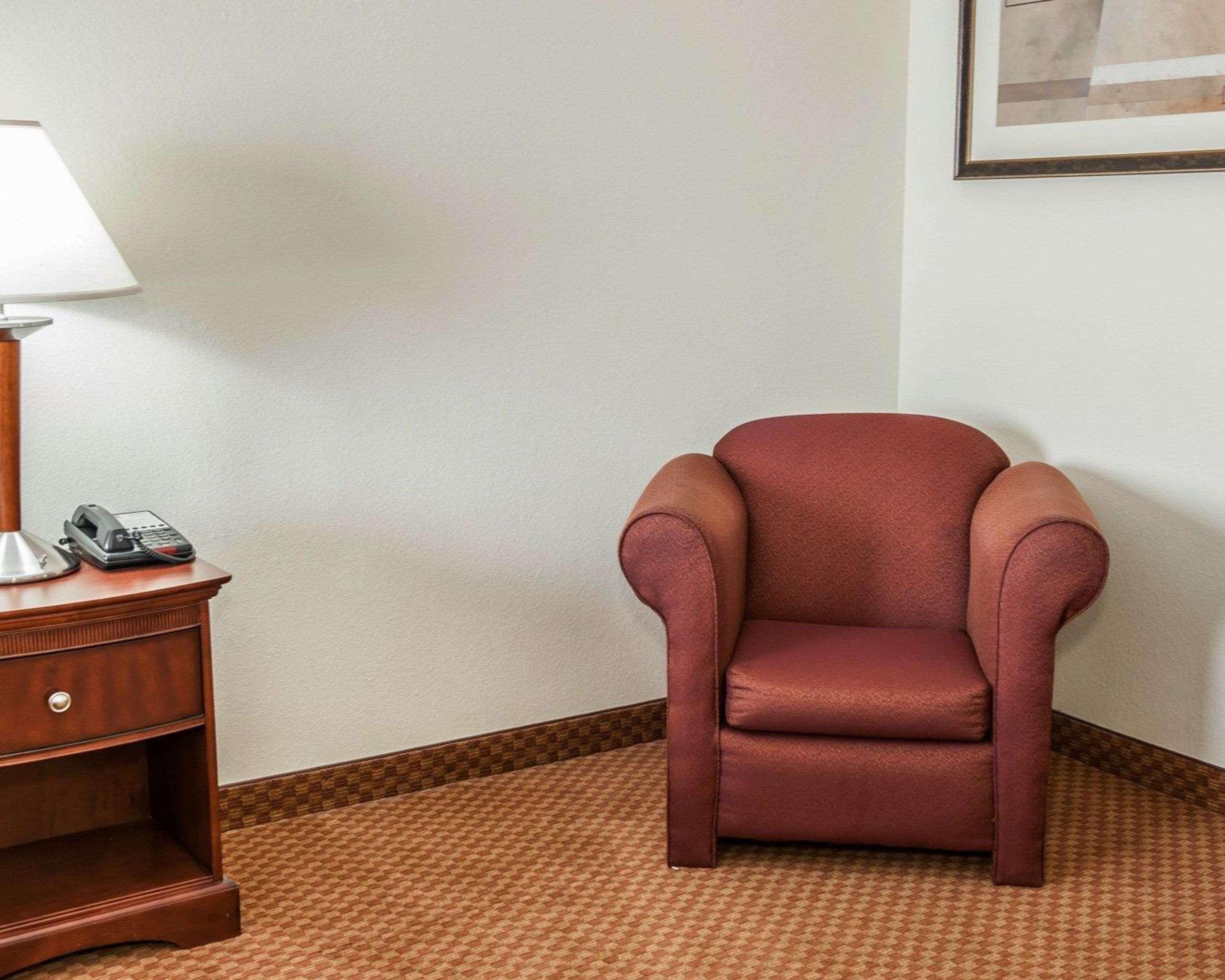 Comfort Suites Near Indianapolis Airport Buitenkant foto