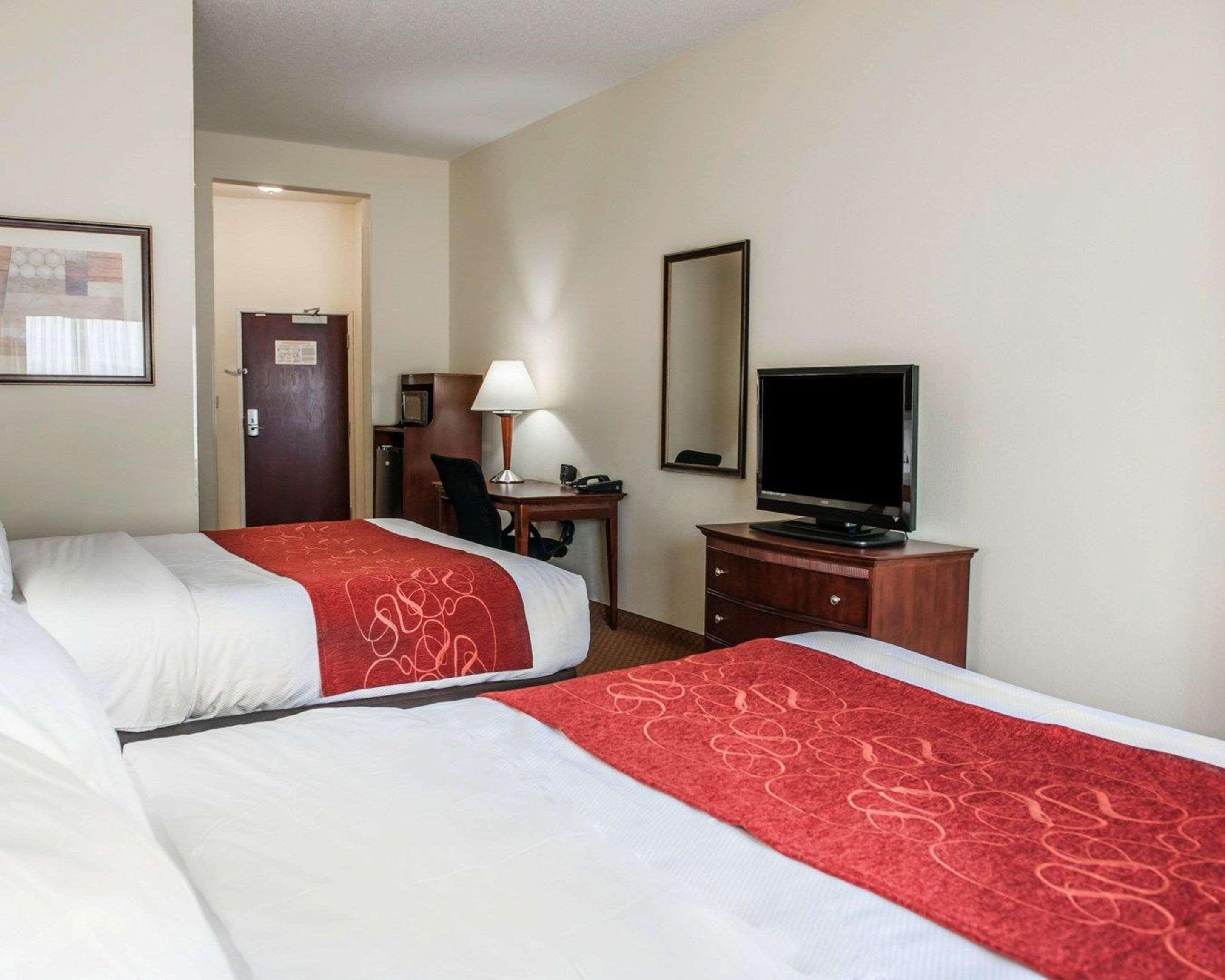 Comfort Suites Near Indianapolis Airport Buitenkant foto