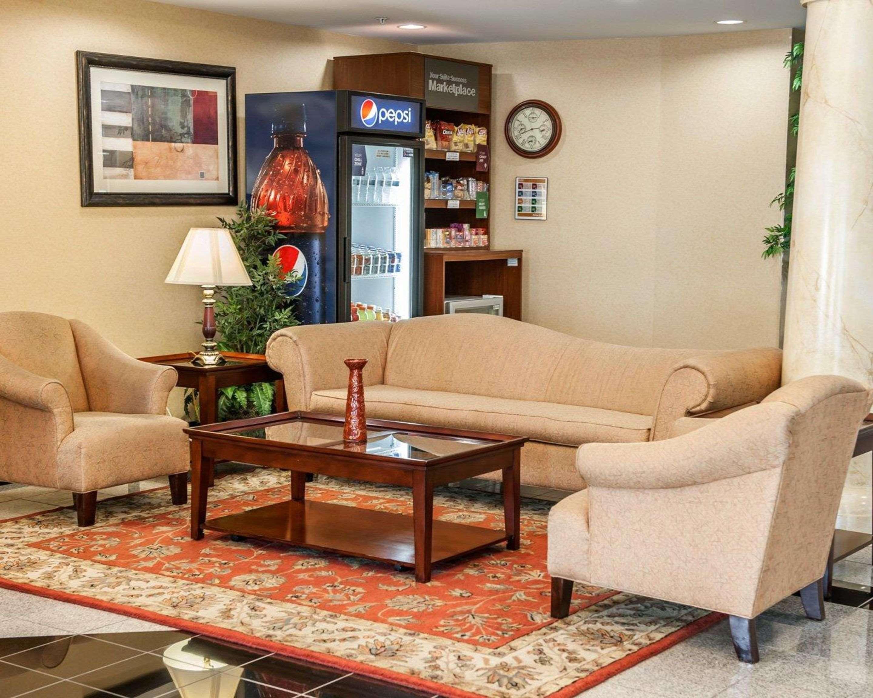 Comfort Suites Near Indianapolis Airport Buitenkant foto