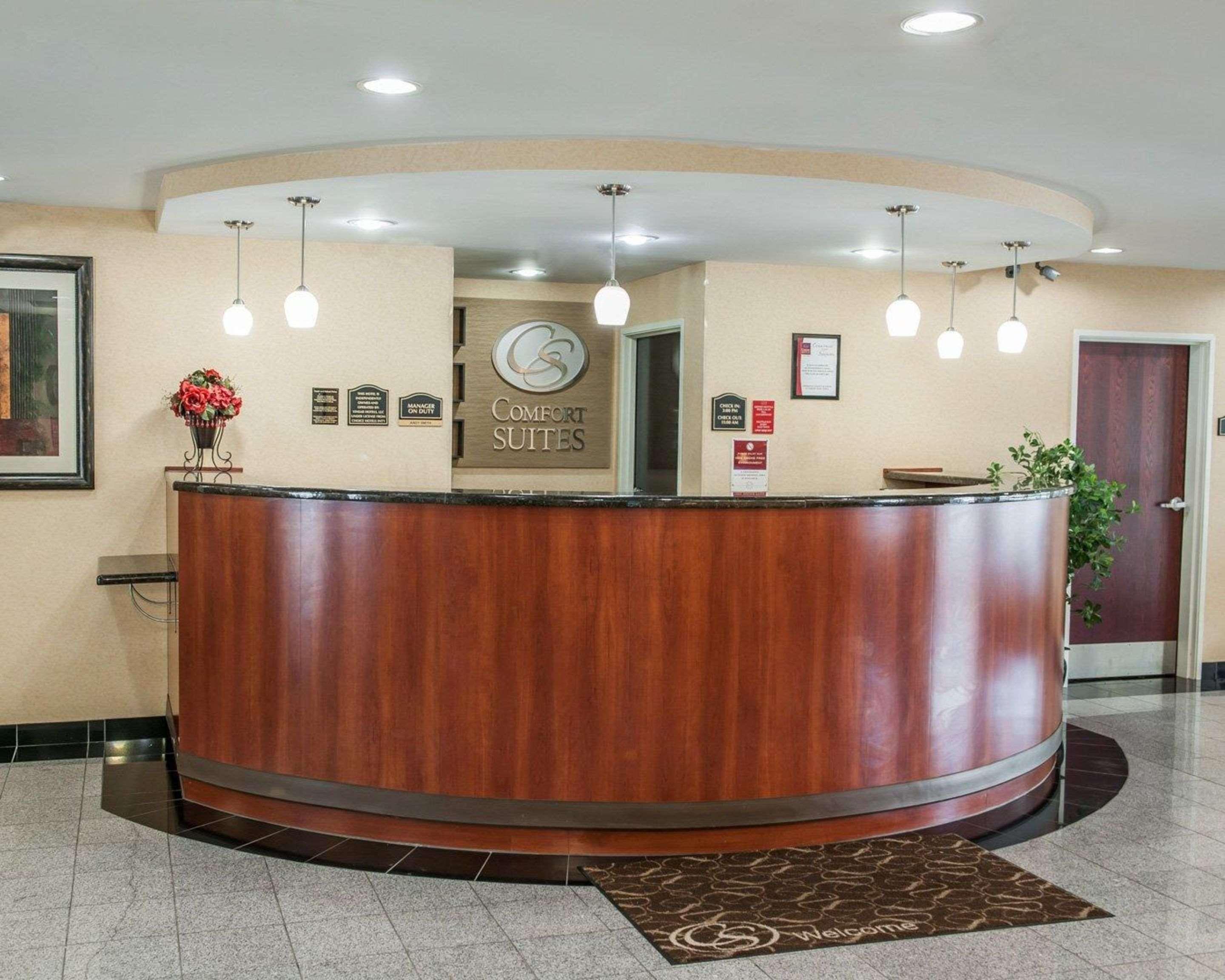 Comfort Suites Near Indianapolis Airport Buitenkant foto