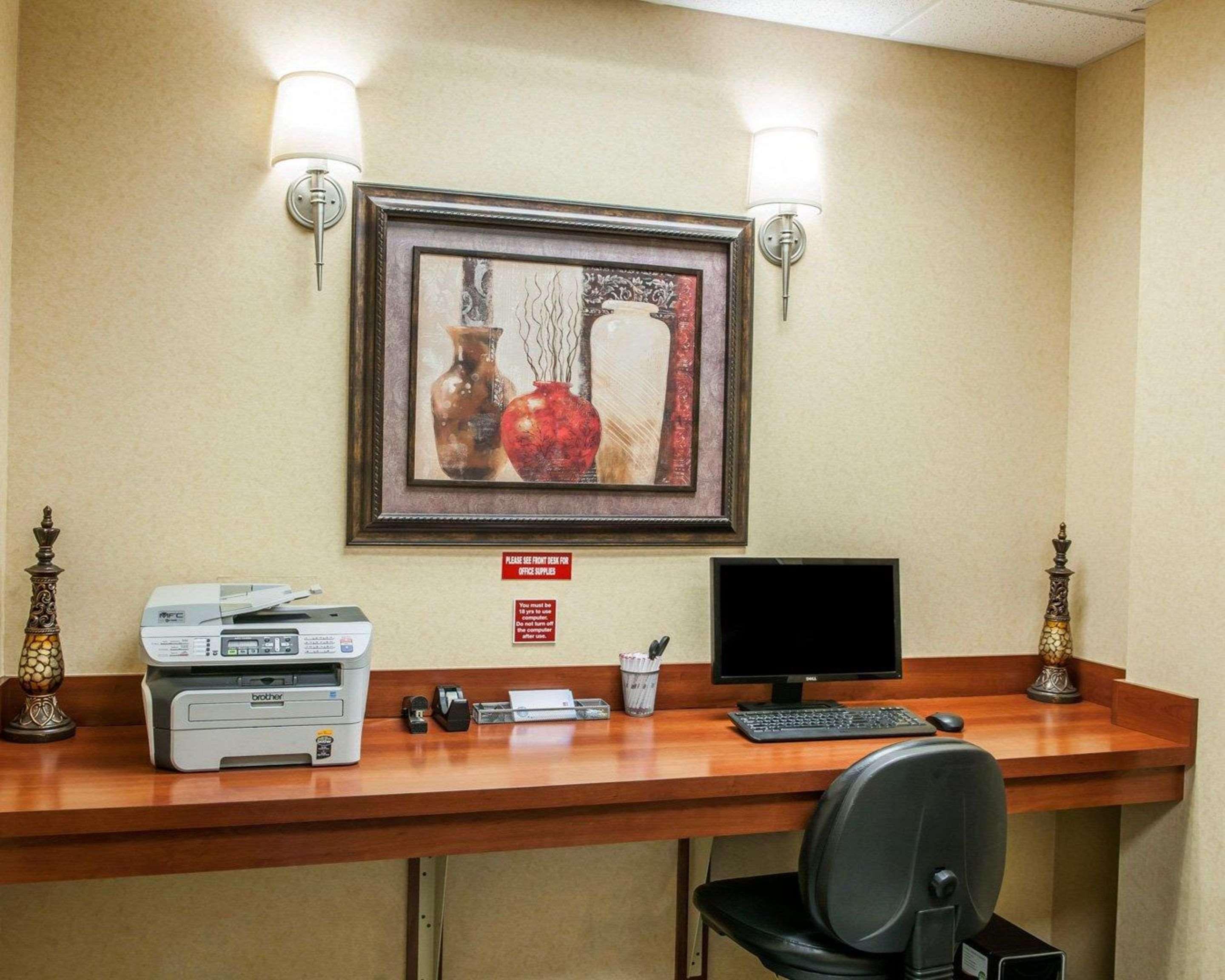 Comfort Suites Near Indianapolis Airport Buitenkant foto