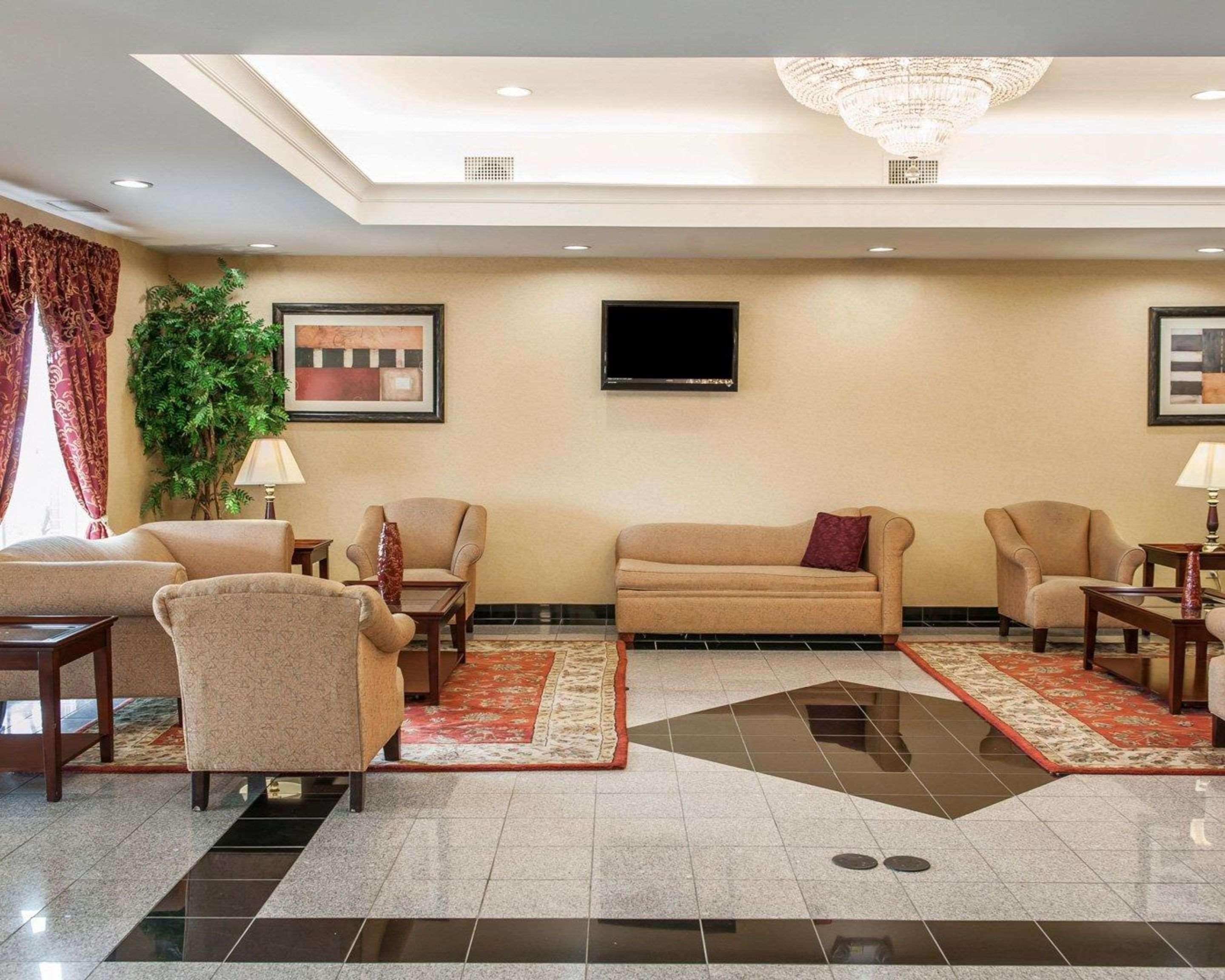 Comfort Suites Near Indianapolis Airport Buitenkant foto