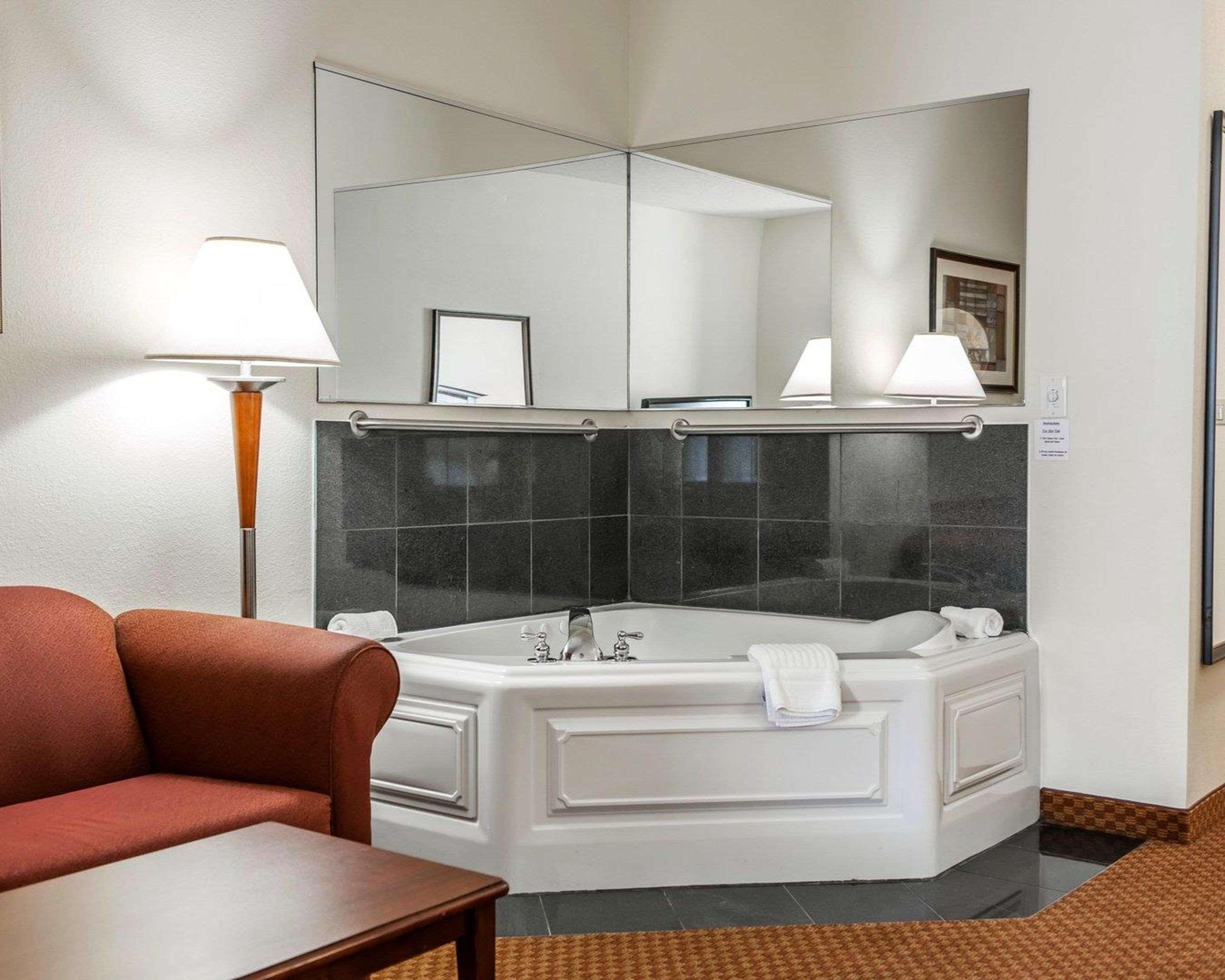Comfort Suites Near Indianapolis Airport Buitenkant foto