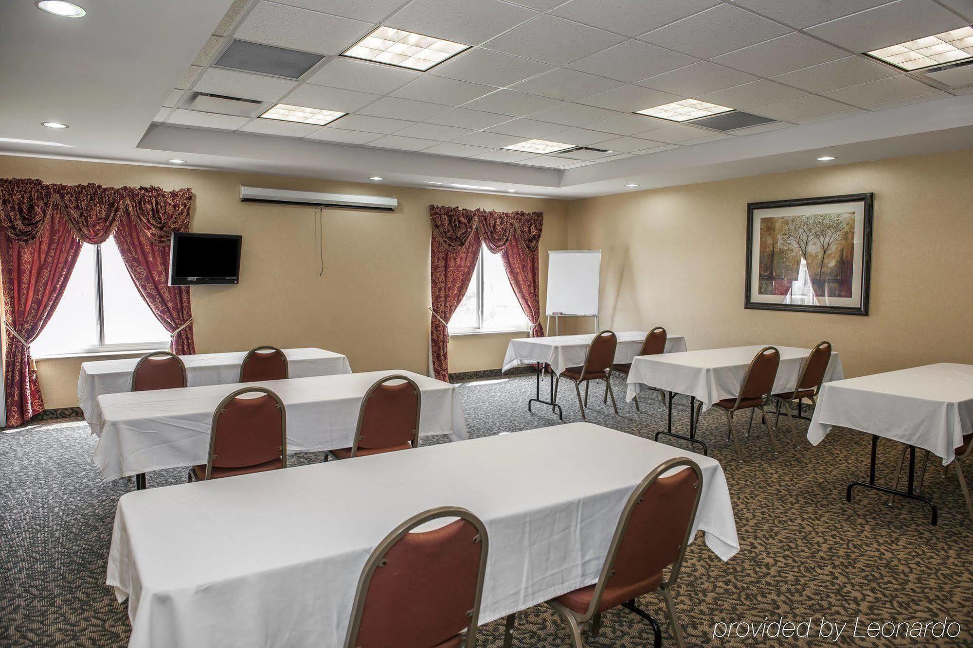 Comfort Suites Near Indianapolis Airport Buitenkant foto