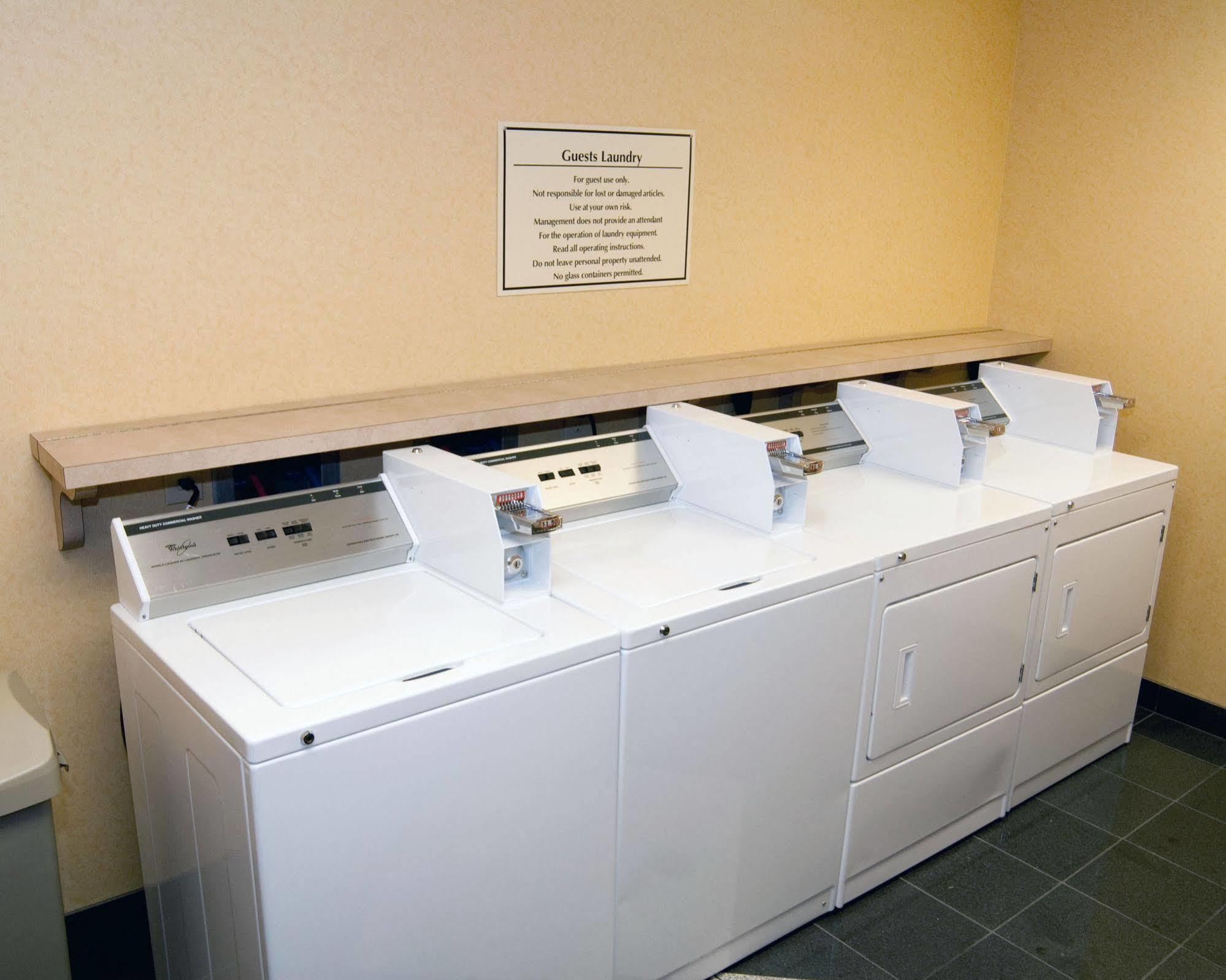 Comfort Suites Near Indianapolis Airport Buitenkant foto
